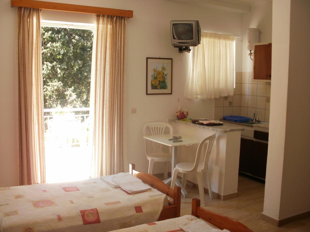Skevoulis Studios Benitses  Oda fotoğraf